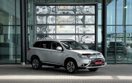 Mitsubishi Outlander III рестайлинг 3, 2018 год, 2 080 000 рублей, 1 фотография