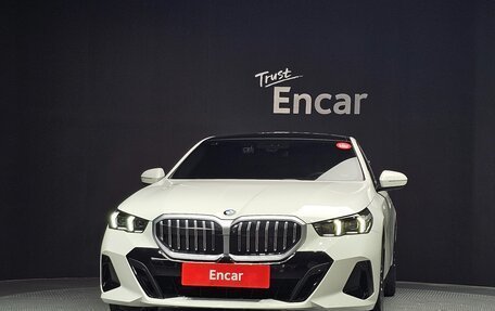 BMW 5 серия, 2024 год, 5 400 000 рублей, 3 фотография