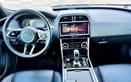 Jaguar XE I рестайлинг, 2020 год, 3 100 000 рублей, 6 фотография