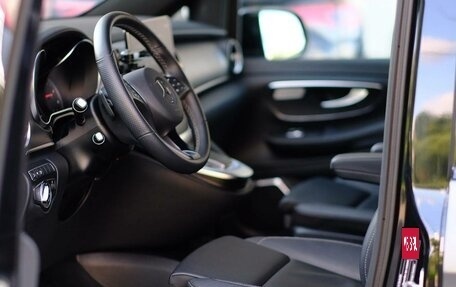 Mercedes-Benz V-Класс, 2023 год, 8 900 000 рублей, 4 фотография