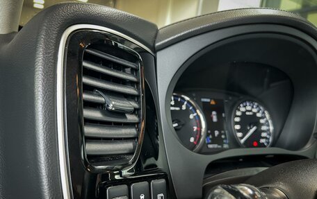 Mitsubishi Outlander III рестайлинг 3, 2018 год, 2 080 000 рублей, 5 фотография