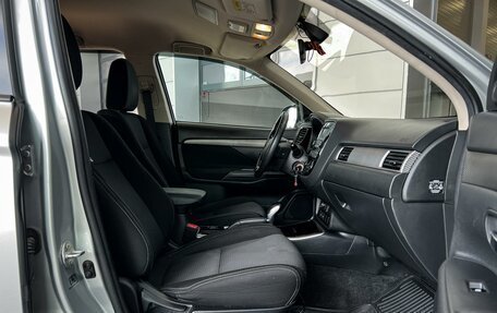 Mitsubishi Outlander III рестайлинг 3, 2018 год, 2 080 000 рублей, 8 фотография