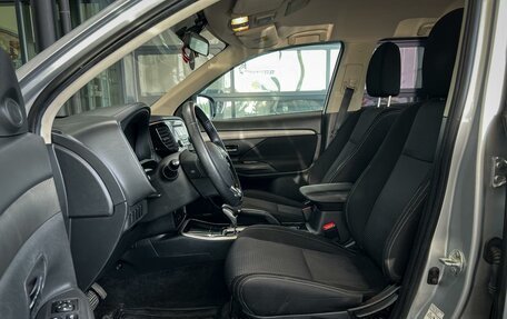Mitsubishi Outlander III рестайлинг 3, 2018 год, 2 080 000 рублей, 6 фотография