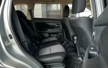 Mitsubishi Outlander III рестайлинг 3, 2018 год, 2 080 000 рублей, 9 фотография