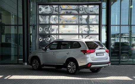 Mitsubishi Outlander III рестайлинг 3, 2018 год, 2 080 000 рублей, 18 фотография