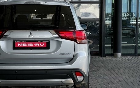 Mitsubishi Outlander III рестайлинг 3, 2018 год, 2 080 000 рублей, 20 фотография