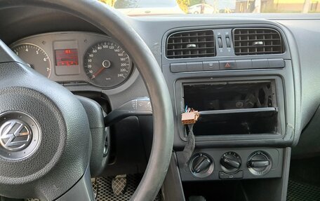 Volkswagen Polo VI (EU Market), 2012 год, 400 000 рублей, 5 фотография