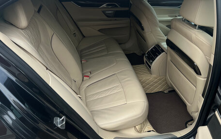 BMW 7 серия, 2018 год, 4 500 000 рублей, 14 фотография