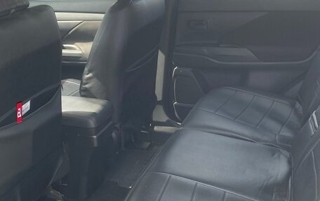 Mitsubishi Outlander III рестайлинг 3, 2013 год, 1 450 000 рублей, 7 фотография