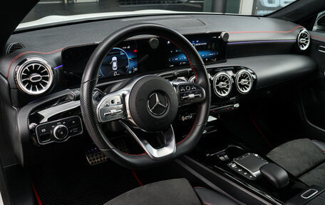 Mercedes-Benz CLA, 2020 год, 3 080 000 рублей, 13 фотография