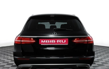 Mercedes-Benz E-Класс, 2017 год, 2 190 000 рублей, 13 фотография