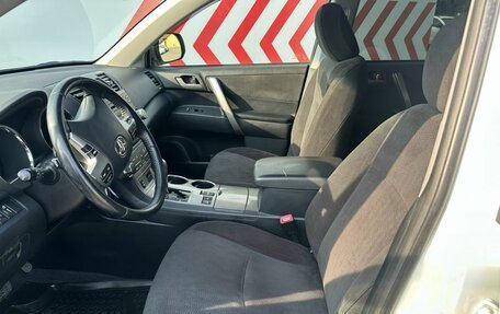Toyota Highlander III, 2012 год, 1 850 000 рублей, 14 фотография