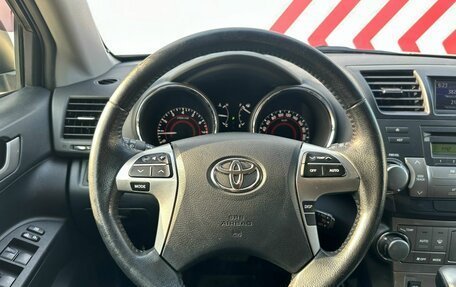 Toyota Highlander III, 2012 год, 1 850 000 рублей, 11 фотография