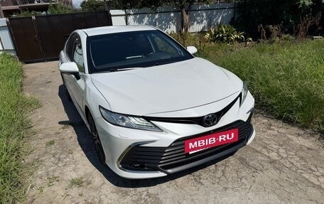 Toyota Camry, 2021 год, 3 550 000 рублей, 2 фотография