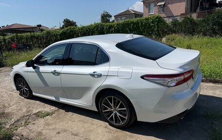 Toyota Camry, 2021 год, 3 550 000 рублей, 4 фотография