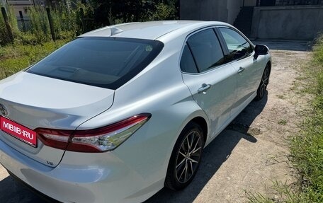 Toyota Camry, 2021 год, 3 550 000 рублей, 7 фотография