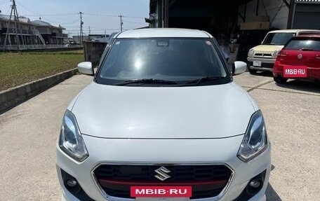 Suzuki Swift V, 2022 год, 910 000 рублей, 2 фотография