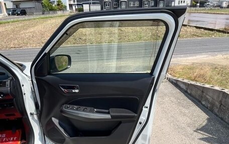 Suzuki Swift V, 2022 год, 910 000 рублей, 18 фотография