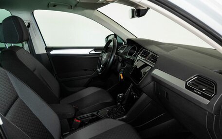 Volkswagen Tiguan II, 2019 год, 2 488 000 рублей, 6 фотография
