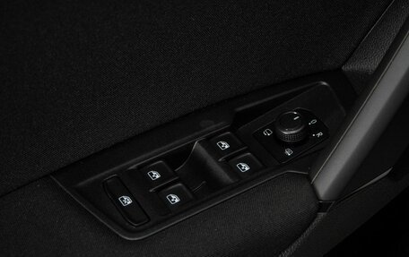 Volkswagen Tiguan II, 2019 год, 2 488 000 рублей, 14 фотография