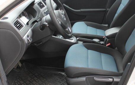 Volkswagen Jetta VI, 2013 год, 875 000 рублей, 9 фотография