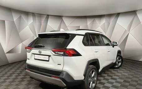 Toyota RAV4, 2021 год, 2 989 000 рублей, 2 фотография