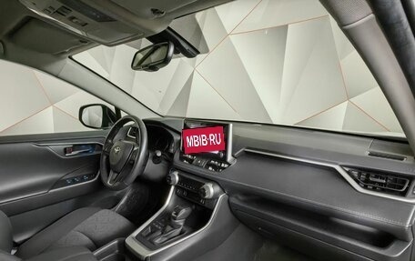 Toyota RAV4, 2021 год, 2 989 000 рублей, 13 фотография