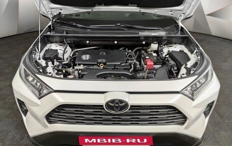 Toyota RAV4, 2021 год, 2 989 000 рублей, 11 фотография