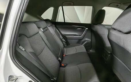 Toyota RAV4, 2021 год, 2 989 000 рублей, 16 фотография