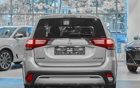 Mitsubishi Outlander III рестайлинг 3, 2019 год, 1 699 000 рублей, 5 фотография