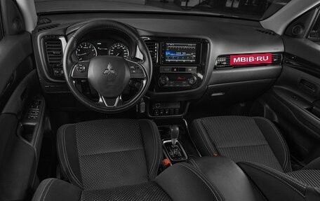 Mitsubishi Outlander III рестайлинг 3, 2019 год, 1 699 000 рублей, 7 фотография
