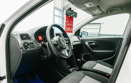 Volkswagen Polo VI (EU Market), 2011 год, 650 000 рублей, 17 фотография