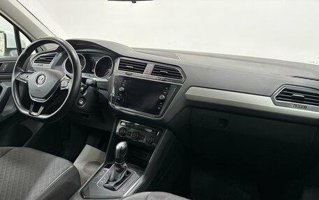 Volkswagen Tiguan II, 2020 год, 2 595 000 рублей, 15 фотография