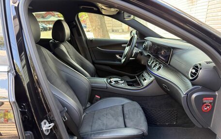 Mercedes-Benz E-Класс, 2018 год, 3 184 000 рублей, 22 фотография