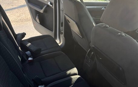 Volkswagen Touran III, 2009 год, 800 000 рублей, 8 фотография