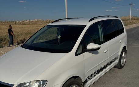 Volkswagen Touran III, 2009 год, 800 000 рублей, 7 фотография