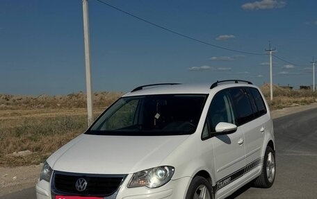 Volkswagen Touran III, 2009 год, 800 000 рублей, 14 фотография
