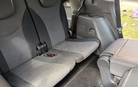 Toyota Prius, 2012 год, 1 060 000 рублей, 13 фотография
