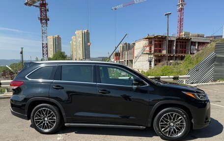 Toyota Highlander III, 2021 год, 4 990 000 рублей, 4 фотография