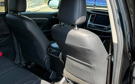 Toyota Highlander III, 2021 год, 4 990 000 рублей, 12 фотография