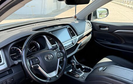 Toyota Highlander III, 2021 год, 4 990 000 рублей, 10 фотография