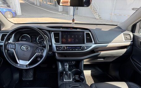 Toyota Highlander III, 2021 год, 4 990 000 рублей, 11 фотография