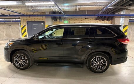 Toyota Highlander III, 2021 год, 4 990 000 рублей, 20 фотография