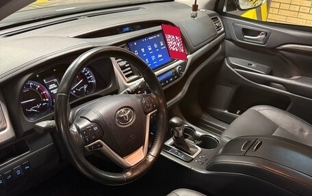Toyota Highlander III, 2021 год, 4 990 000 рублей, 19 фотография