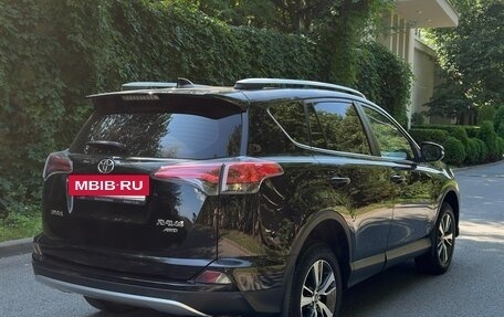 Toyota RAV4, 2017 год, 2 050 000 рублей, 4 фотография