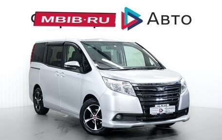 Toyota Noah III, 2017 год, 1 879 000 рублей, 1 фотография