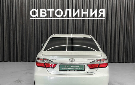 Toyota Camry, 2017 год, 1 780 000 рублей, 3 фотография
