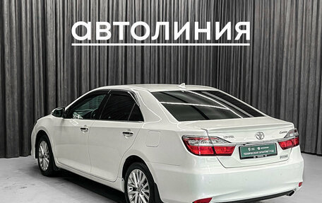 Toyota Camry, 2017 год, 1 780 000 рублей, 4 фотография