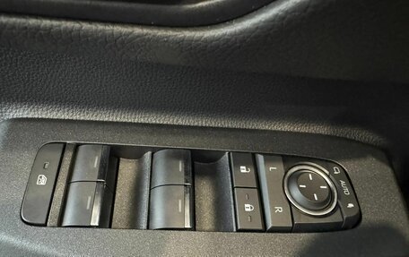 Toyota Land Cruiser Prado, 2024 год, 8 820 000 рублей, 13 фотография