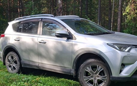 Toyota RAV4, 2018 год, 1 800 000 рублей, 3 фотография
